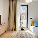 Barrikada-e Apartament Tirana