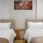 Apartament Barrikada-e Tirana
