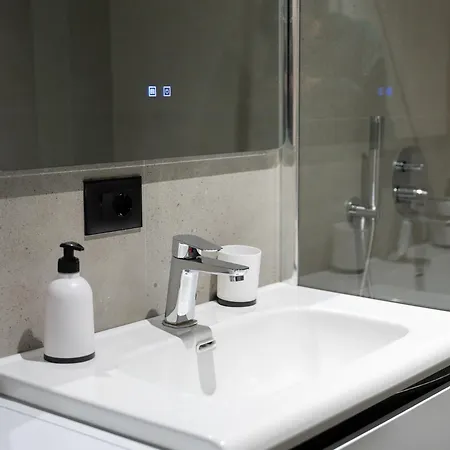 Barrikada-e * Tirana