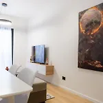 Barrikada-e Apartment *