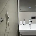 Barrikada-e Apartment