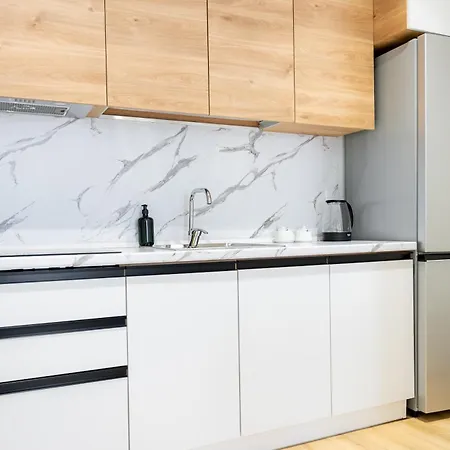 Barrikada-e Apartment