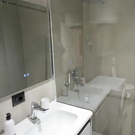 Barrikada-e 地拉那